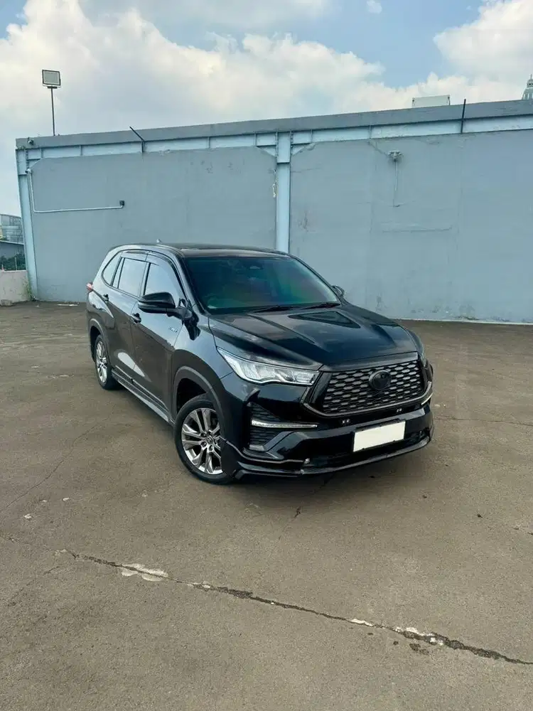 TOYOTA INOVA ZENIX Q 2023 AT HITAM