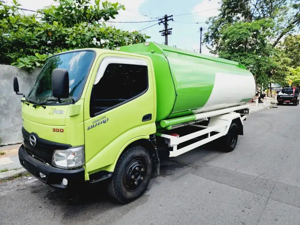 Tangki 8000 liter Hino Dutro 136HDXpower 2023 Super Istimewa Tdk Kcw