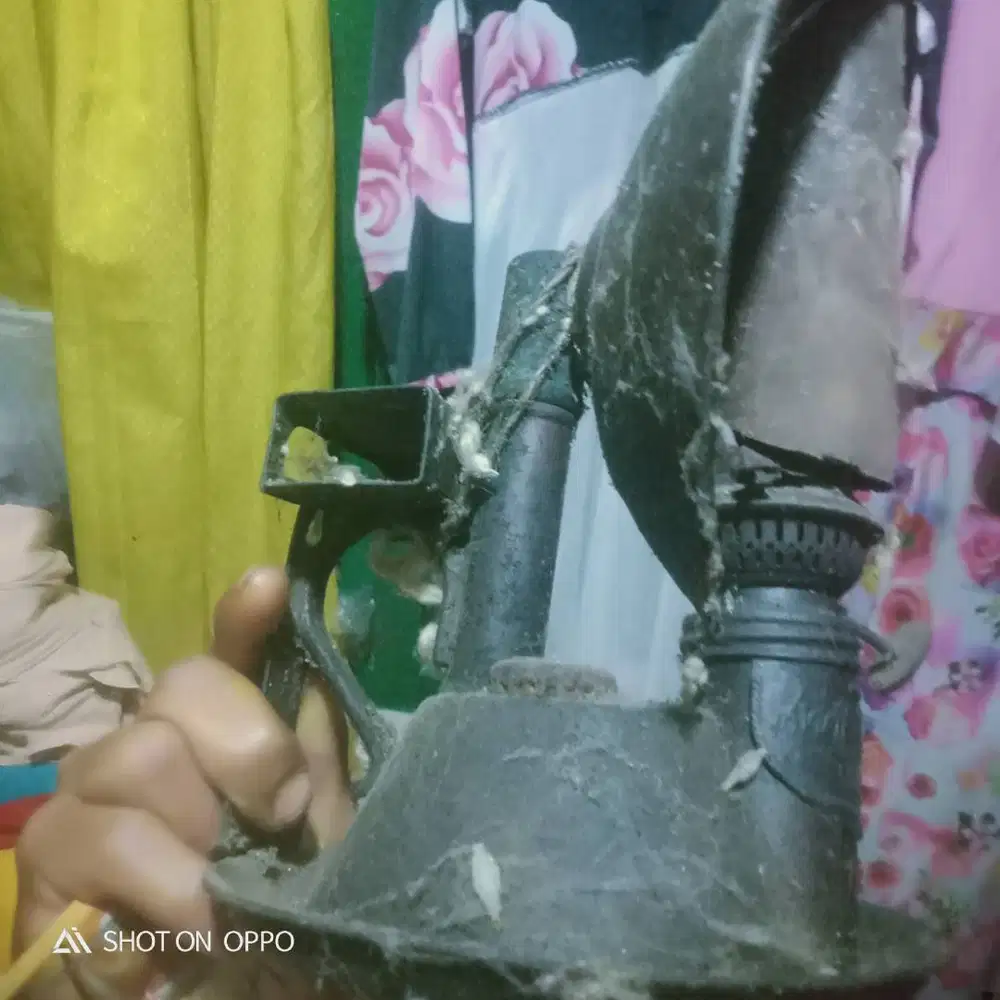 Barang antik lampu pandang model langka