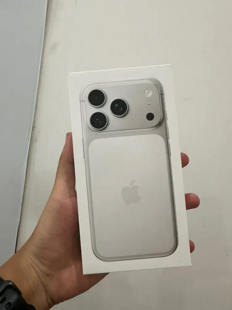 IPHONE 17 PRO 256 SILVER