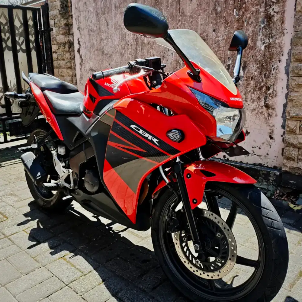 Honda CBR 150 R CBU LENGKAP