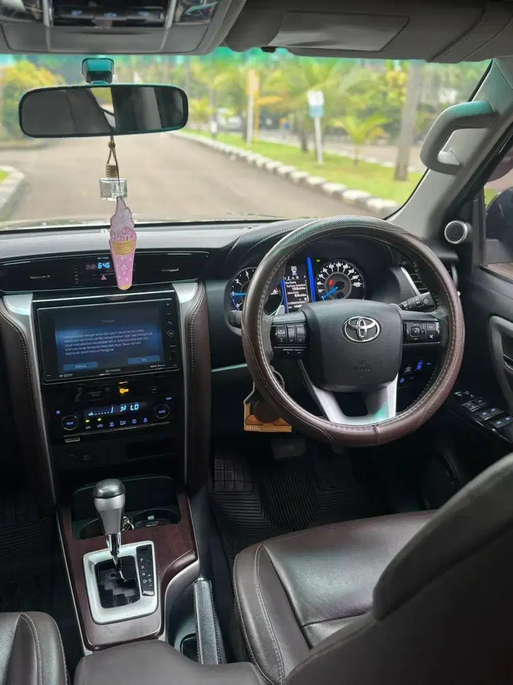 TOYOTA FORTUNER VRZ 2017 AT MATIC GENAP