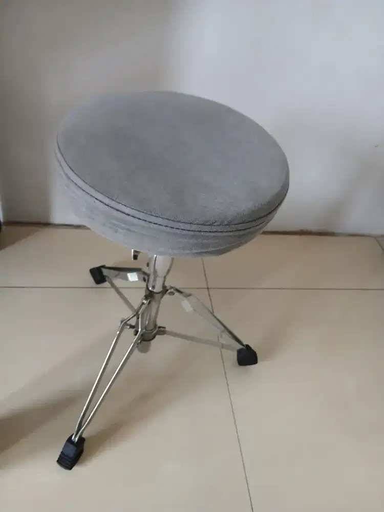 Tom 10 drum dan bangku drum