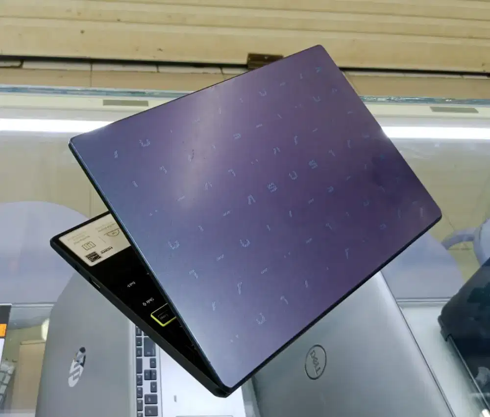 Asus e210m Celeron n4020 Ram 4 gb Ssd 256 gb 11 inc siap pakaii