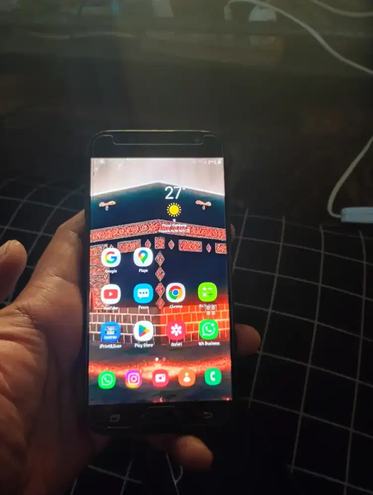 Samsung J 7 Pro Normal