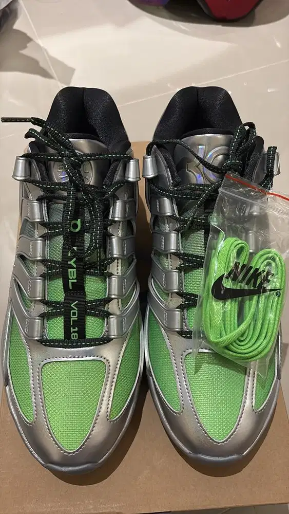 Jual sepatu basket second like new UK 46