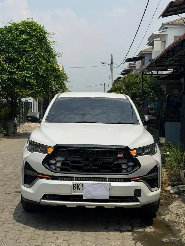 Innova Zenix V CVT 2.0 Upgrade Modelista