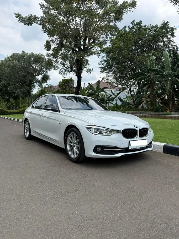 BMW 320i LCI SPORT F30