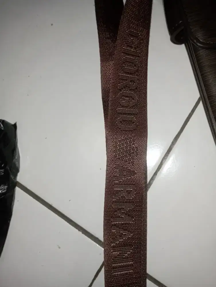 Armani ,size 5liter,kondisi 80%,jual 300k