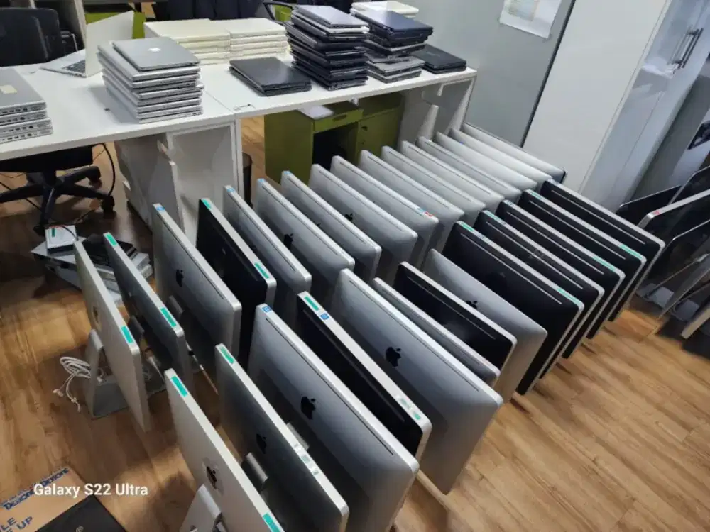 DICARI Laptop dan komputer