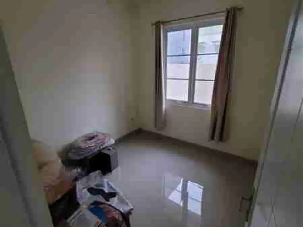 Disewa rumah 2 lantai di Royal Residence Pulogebang Jakarta Timur