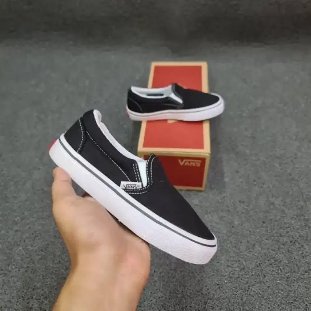 Sepatu vanz type slip on