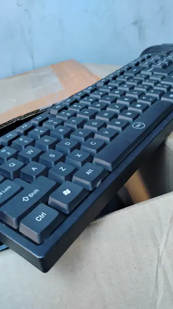 Keyboard & Mouse komputer bekas