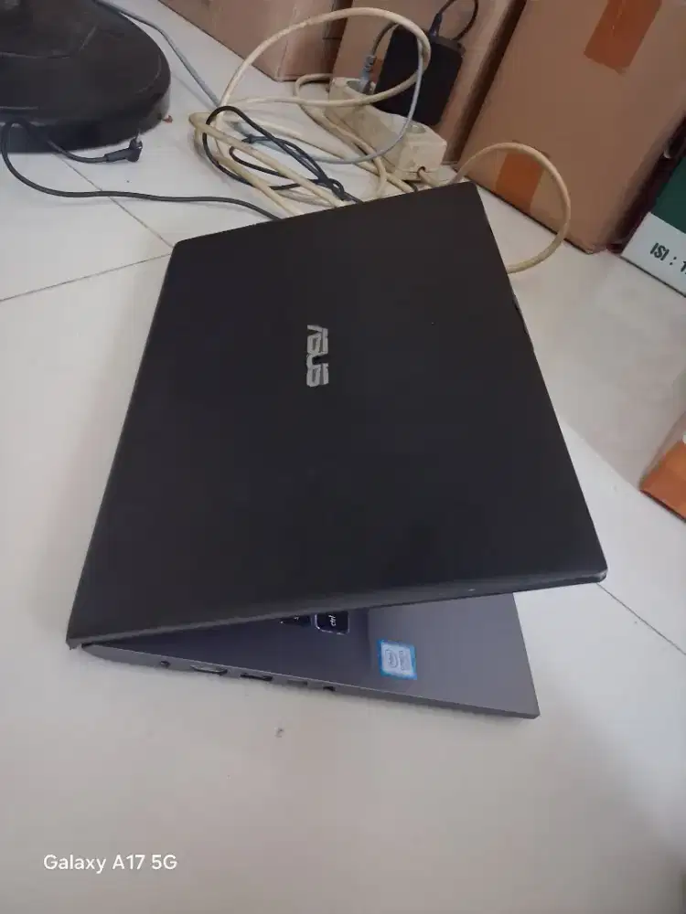 Asus  Vivobook x412FL Core i3 dobel VGA super slim