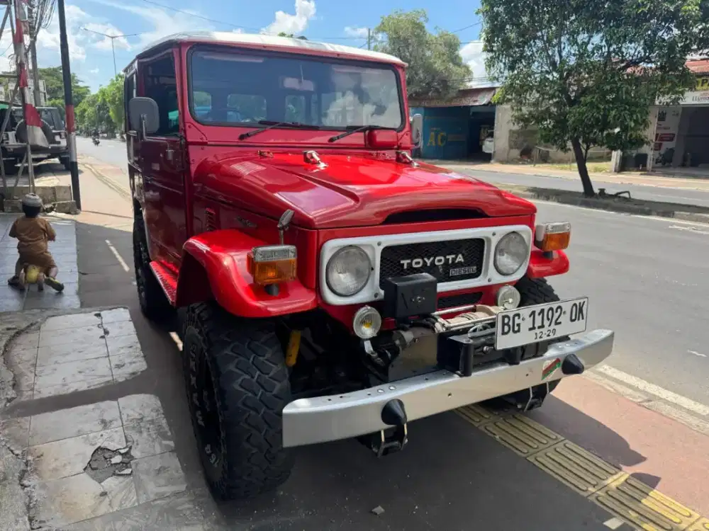Toyota hardtop BJ40 th 1983 MT