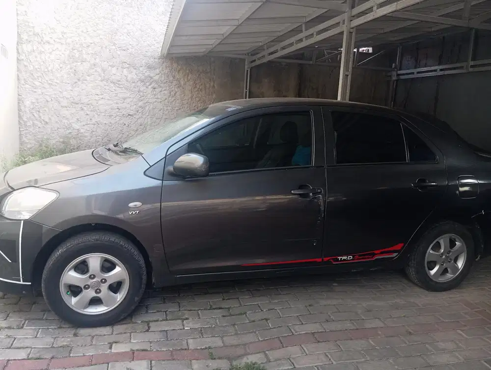 Toyota Limo 2010 Bensin