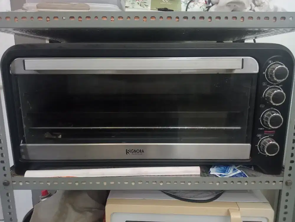 Dijual murah Oven SIGNORA Galaxy 75 ltr kondisi 90% 1,900,000 Nego