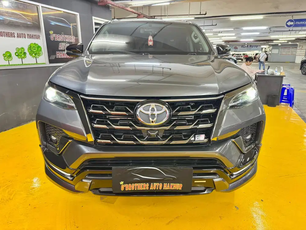 TERMURAH TOYOTA FORTUNER 2.8 GR AT MATIC SPORT 2023 ABU  (KM 15rb)