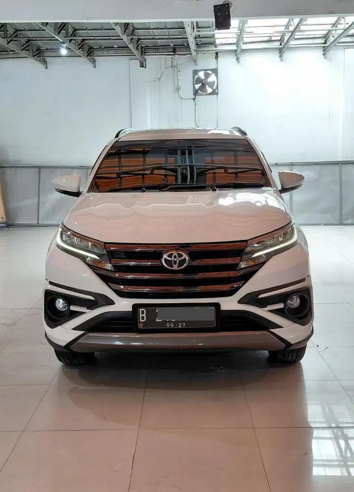 Toyota Rush GR at 2022 putih