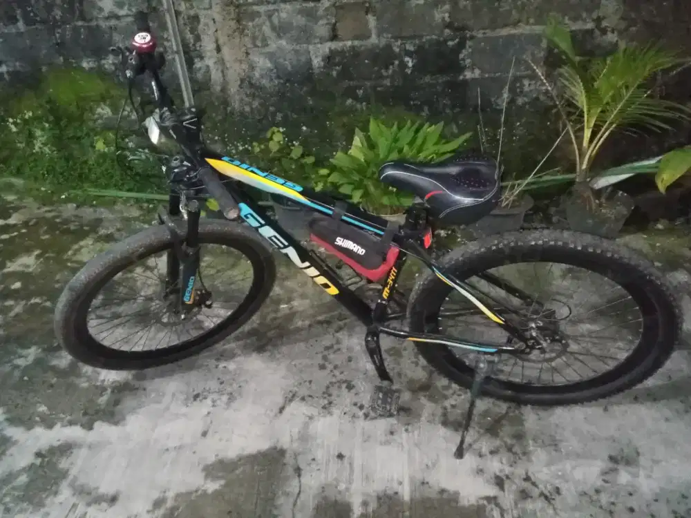 Sepeda gunung MTB Genio 27,5