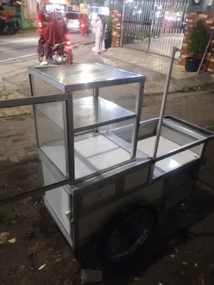 GEROBAK JUALAN KELILING