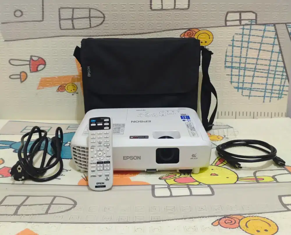 Proyektor EPSON EB-E500 3300 lumens Bekas