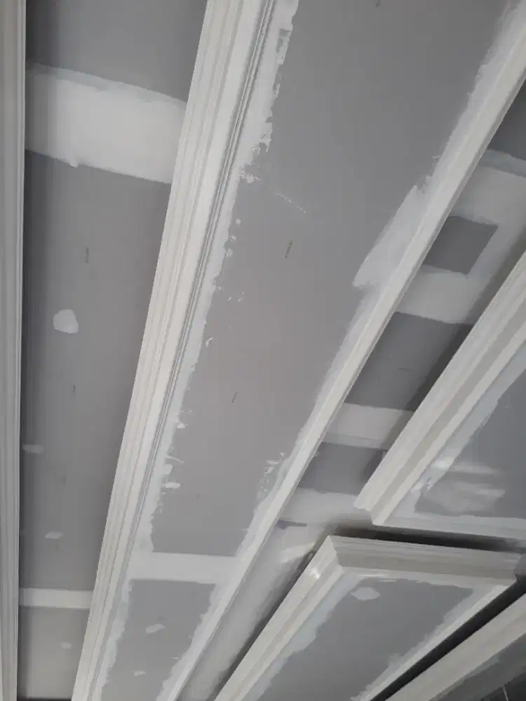 Tukang Pasang Plafon dan Partisi Gypsum. Kontraktor Bangun Rumah Mewah