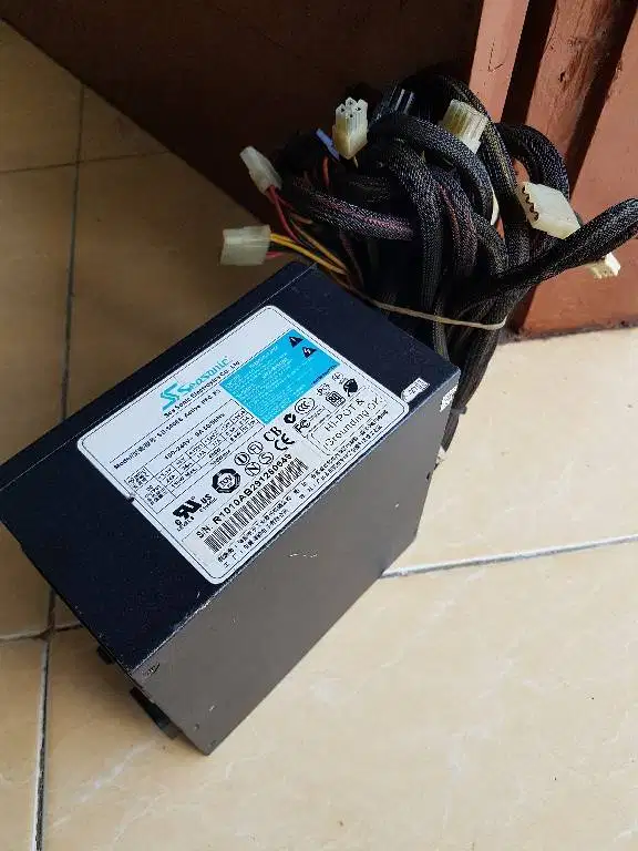 PSU Seasonic Hitam 500w 80+ 8 dan 6 pin vga