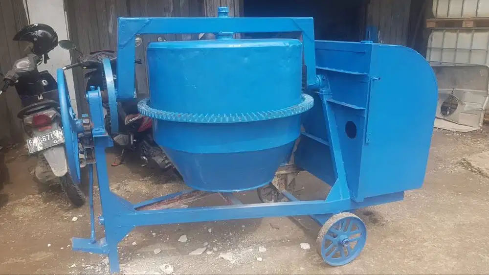 Jual Mesin Molen Beton Merk Hercules Kondisi Mulus Siap Kerja