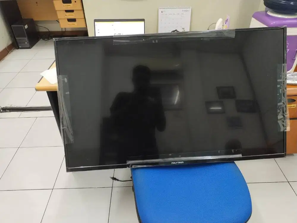 SMART TV MEREK POLYTRON 	PLD 43 CV 8869