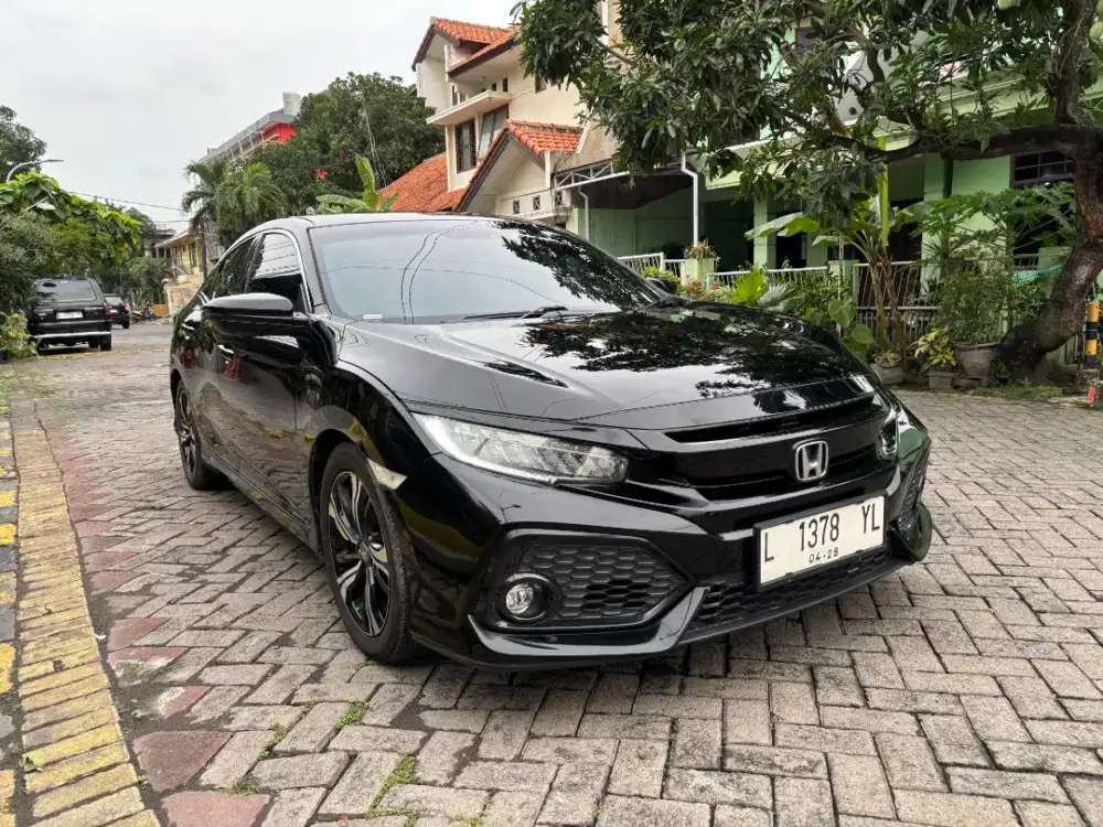 DP 50 JT HONDA CIVIC 1.5 E HATCHBACK MATIC / AT 2017 #2017