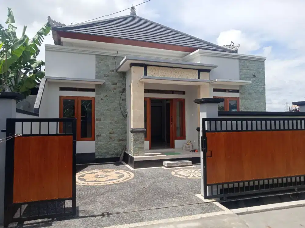 RUMAH BARU JL. LAKSMANA LUKLUK DEKAT PUSPEM BADUNG BALI