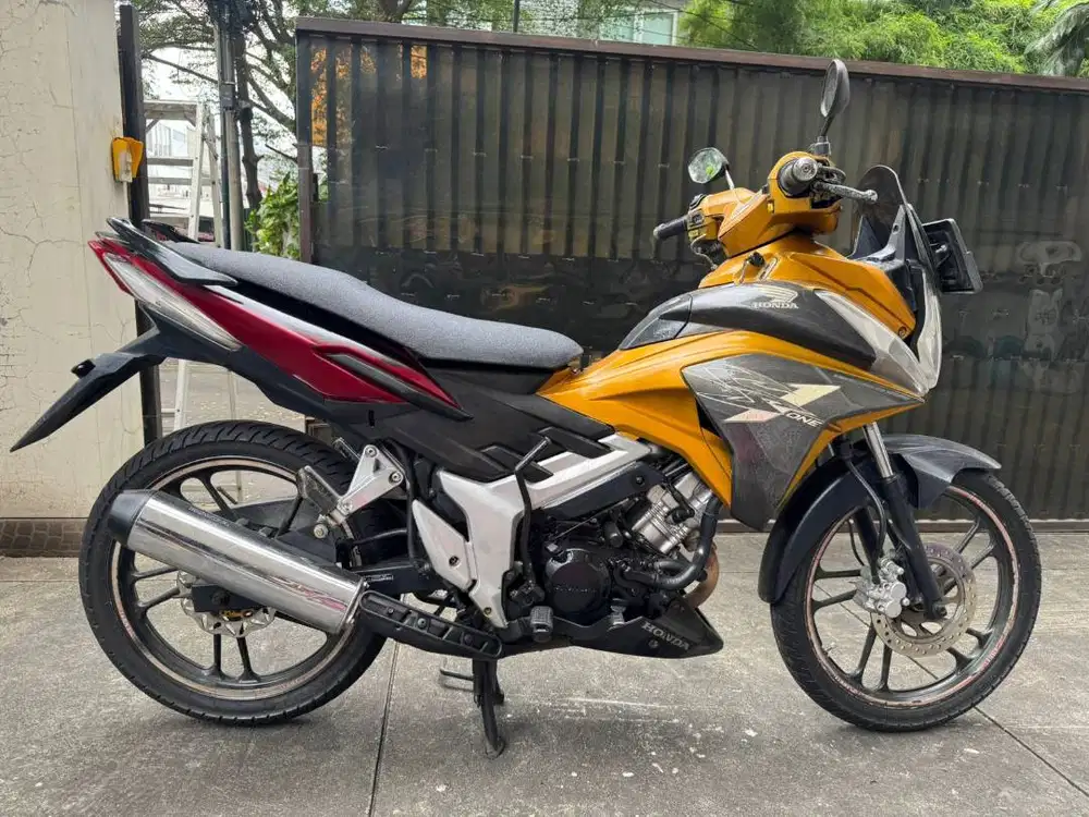 honda  CS one tahun 2008 - hitam - 3.8 jt