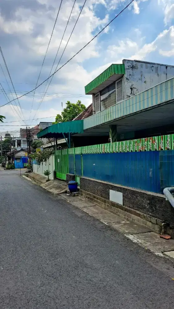 Rumah Luas 340 m² Area Jalan Kaliurang Malang.