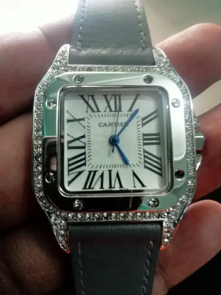 Jam tangan wanita cartier