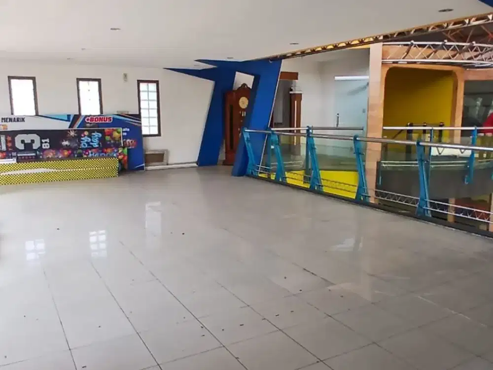 Ruko 3 Lantai Kokoh Strategis di Ciateul Bandung