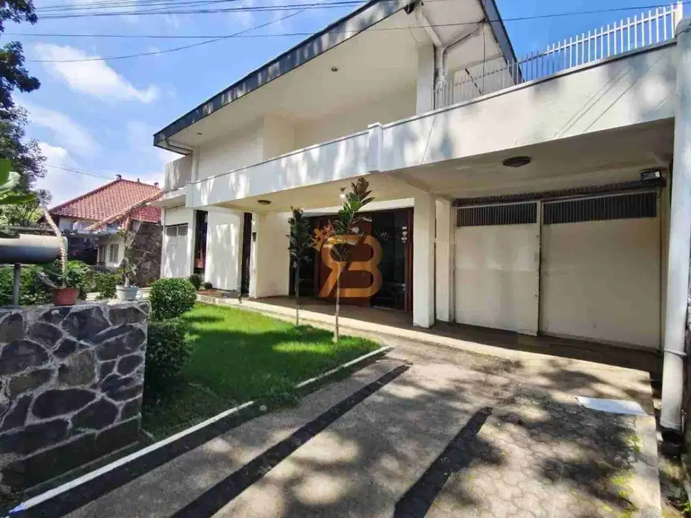 PRIME AREA Bandung! Rumah Sayap Riau Cocok Kantor/Usaha/Hunian