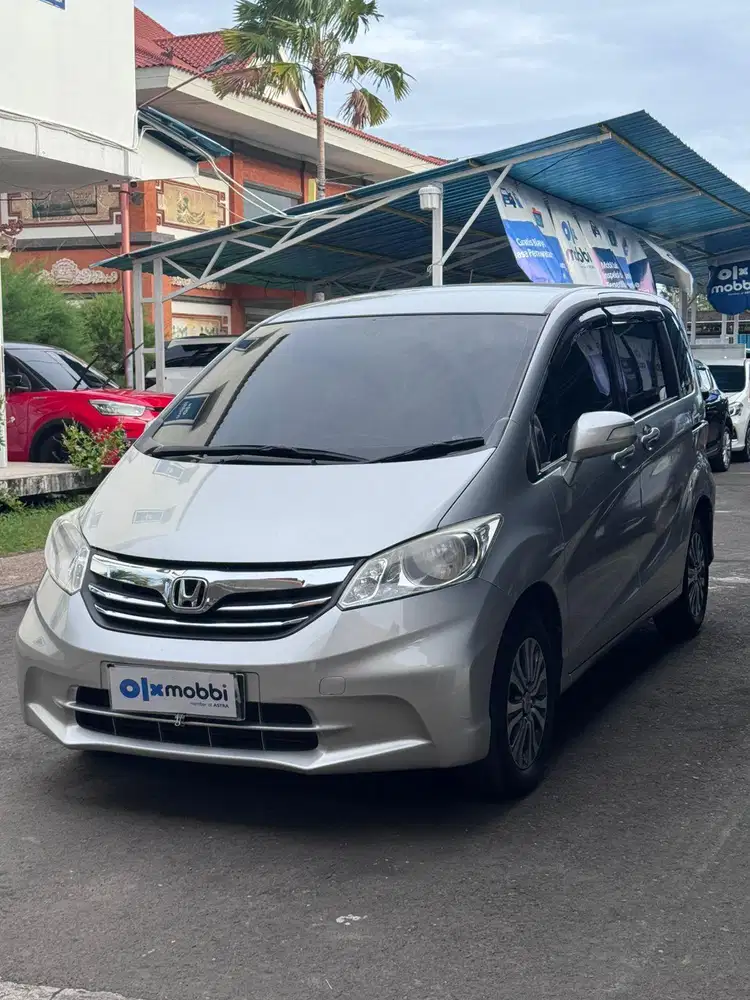 DP Rendah - Honda Freed 1.5 S Bensin AT 2013 Silver