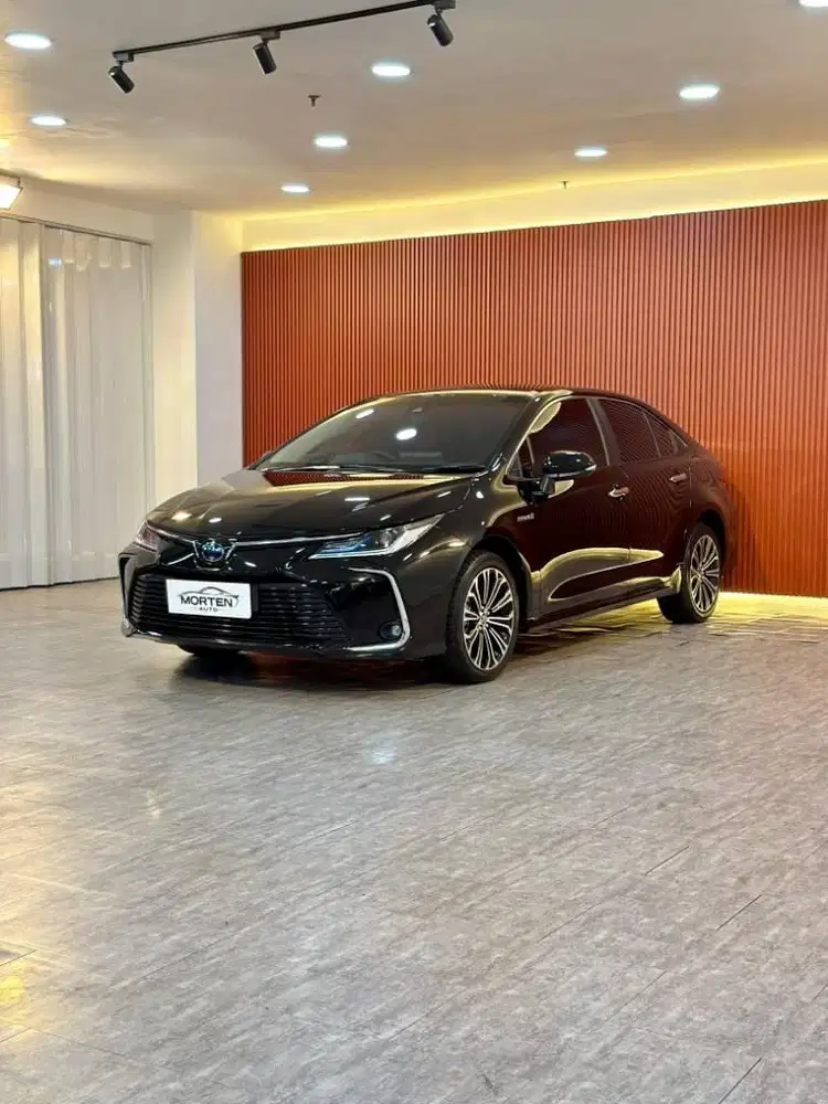 Toyota Corolla Altis 1.8 Hybrid TSS Tahun 2021 Km 35 Rb Record