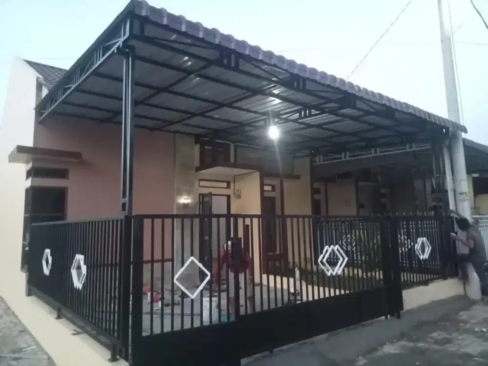 Pagar dan konopi minimalis