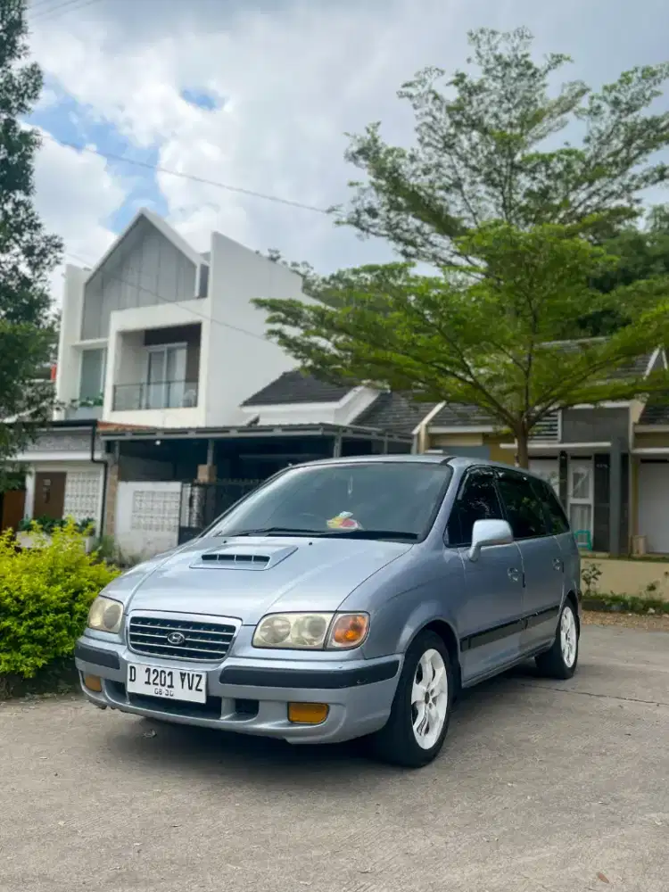 Trajet 2.0 GLS pjk isi Ac Double mobil bekas bandung