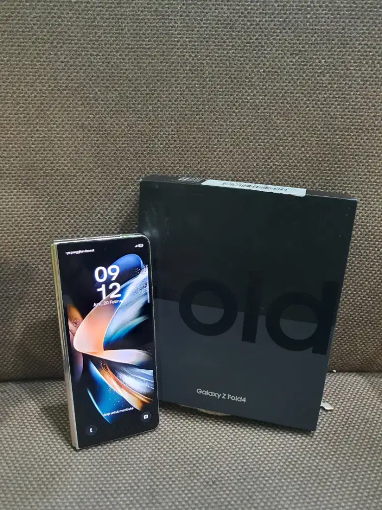 Samsung galaxy z fold4 12/256 sein