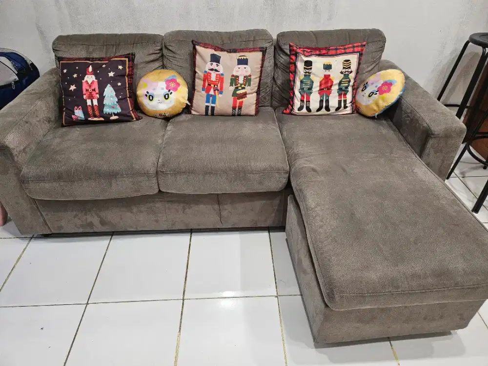 Sofa seken brand dari informa