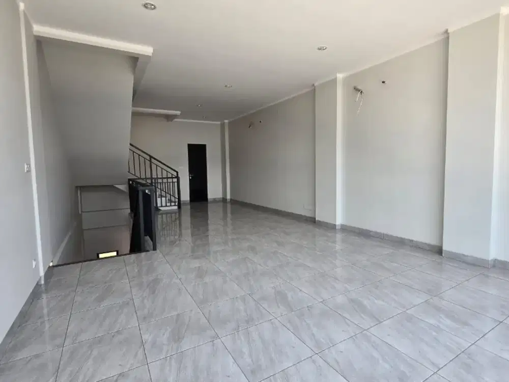 Disewakan Ruko 3 Lantai di Ruko Crystal Summarecon Bekasi