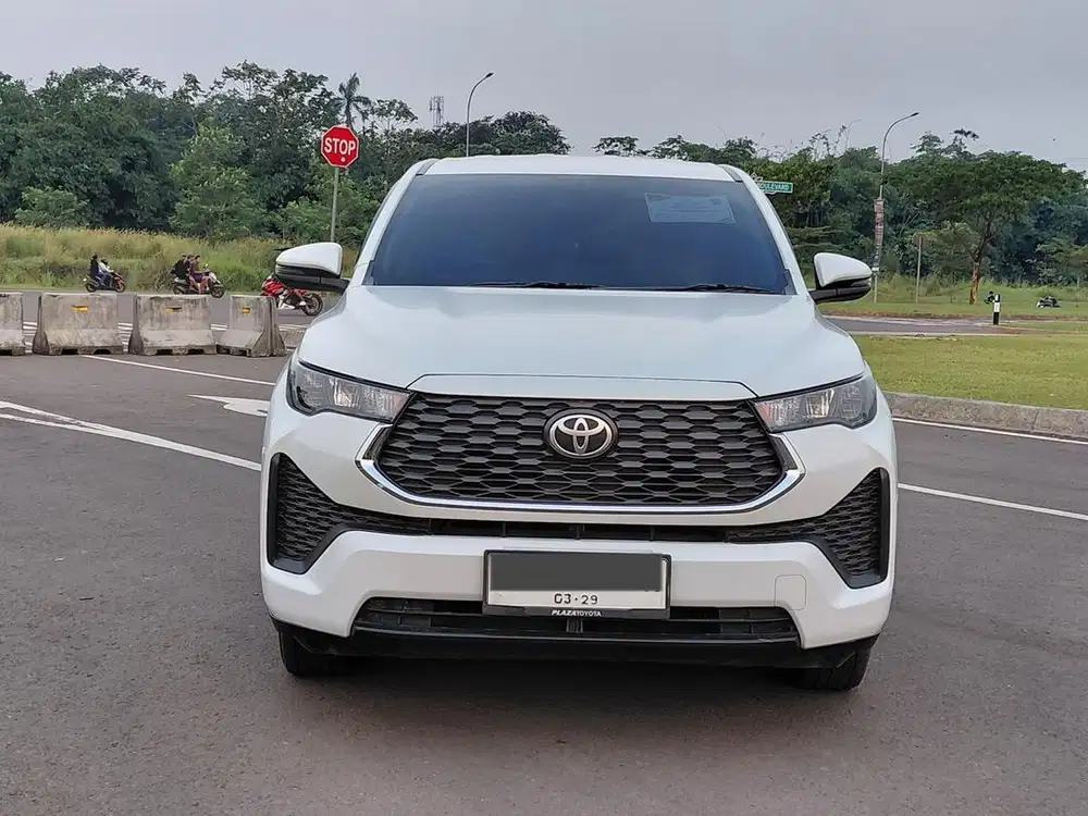 Toyota Kijang Innova Zenix 2.0 G Hybrid at Putih 2024