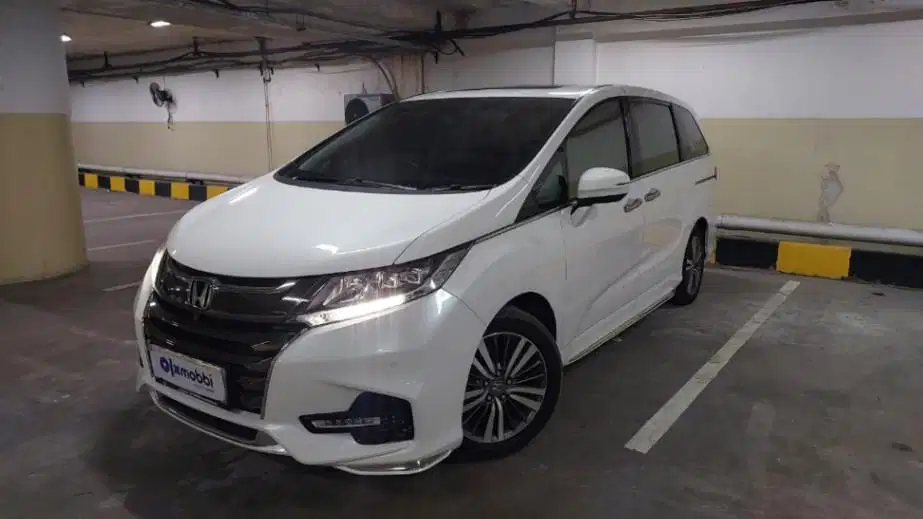 Honda Odyssey 2.4 E Bensin-AT 2019 Putih