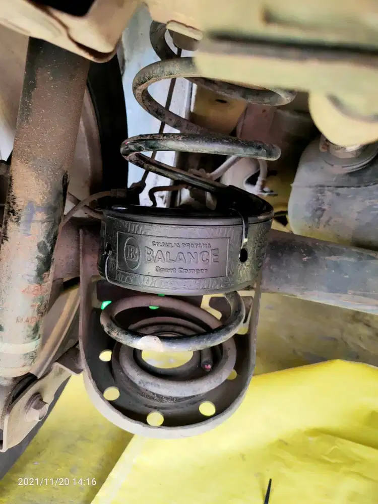 ANTI JEDUG Mobil di Jalan Berlubang, Pakai Balance Peredam Shock Mobil