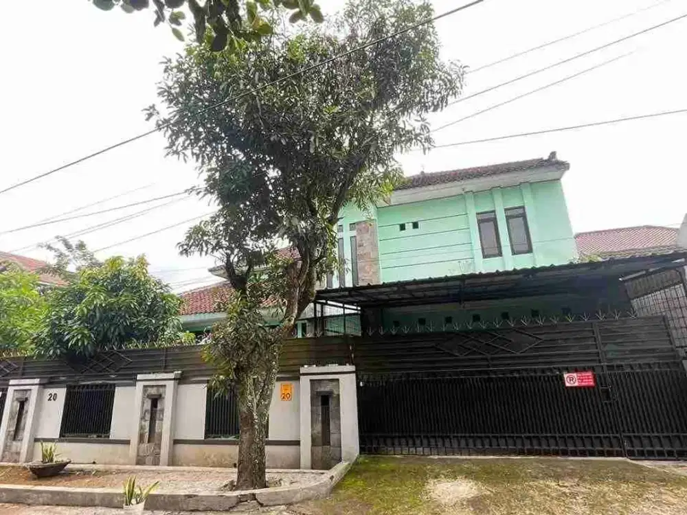 Rumah di Turangga Strategis Tengah Kota Bandung – Tanah Luas & Lebar!