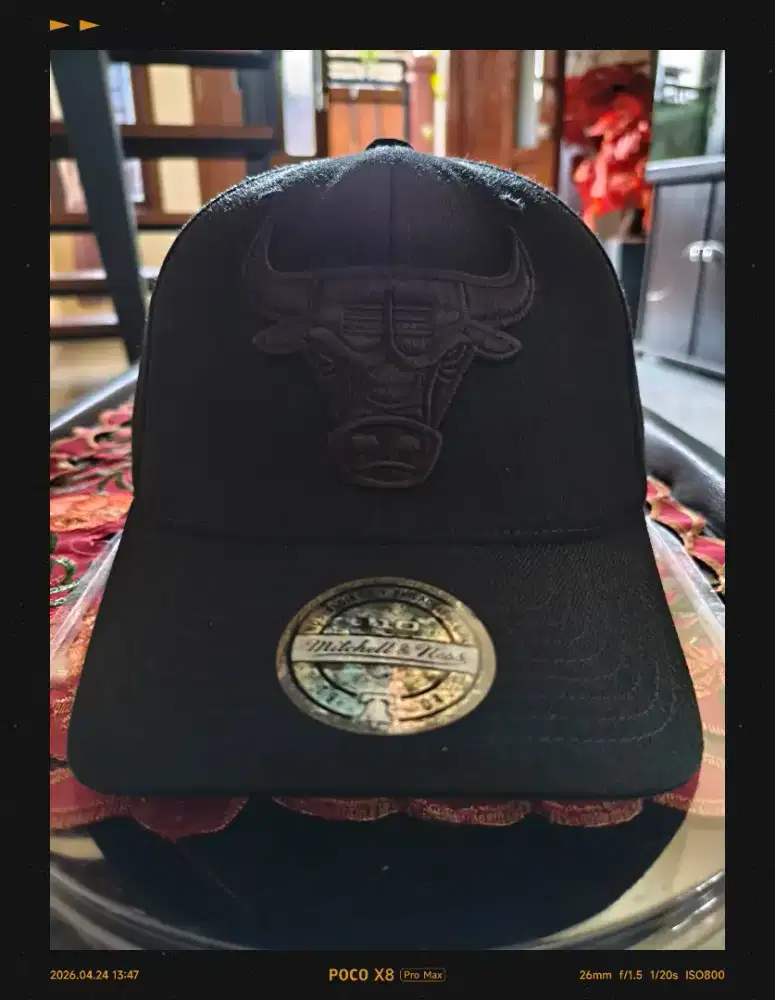 Topi mitchell & ness x NBA logo banteng