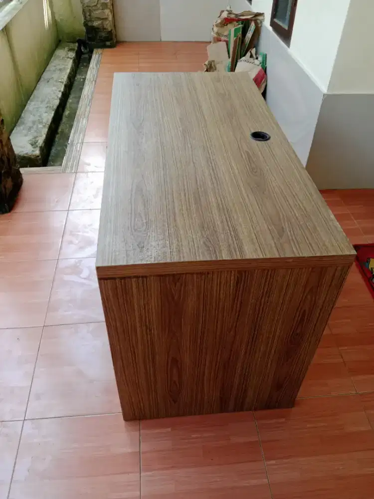 Meja HPL triplek meja kantor 60×120 bekas mulus